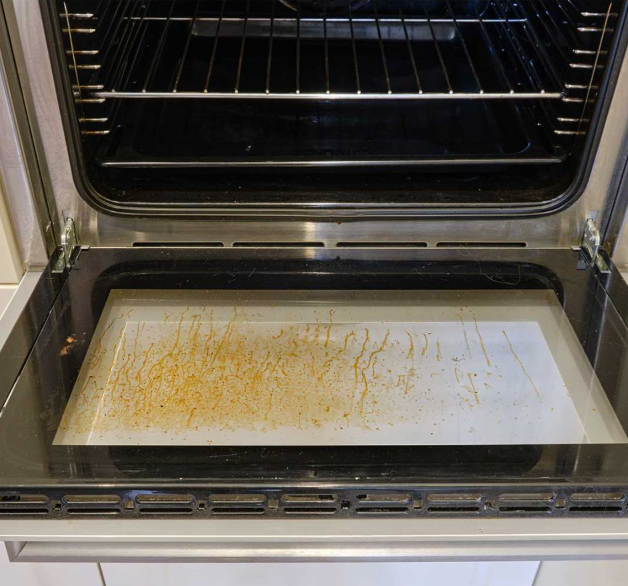 A Simple Trick to Clean Your Oven Door Glass