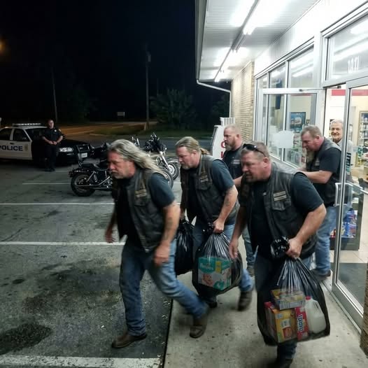 I Thought I Was Watching A Robbery At Three In The Morning And The Store Owner Was Smiling