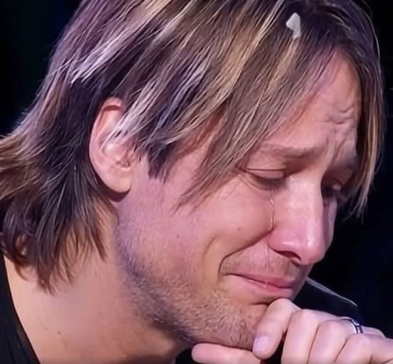 Country music superstar Keith Urban reached out to his fans, asking them to keep him in their prayers during a challenging time – Story Of The Day!